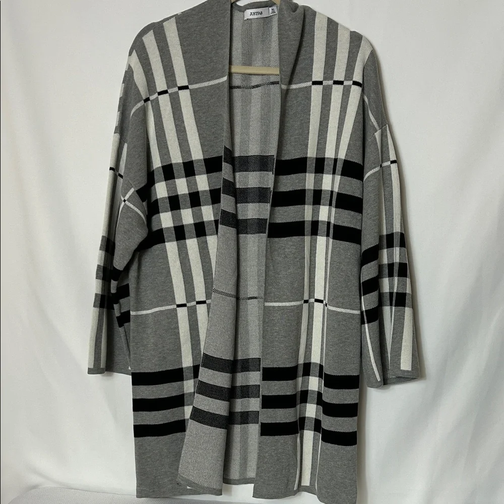 JustFab Women’s Size XL Gray Black Open Front Long Sleeve Cape Sweater